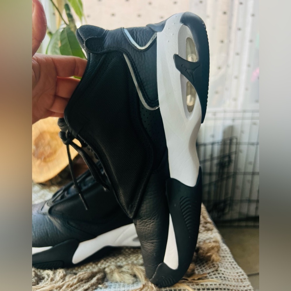 Jordan Max Aura 4 Black Metallic Silver mens size 9.5 Like new style DN3687-002 - Picture 4 of 10